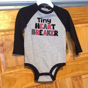 Tiny Heartbreaker long sleeves onsite size 12-18 months